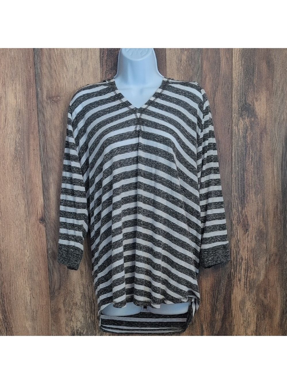 I'm in Love with Derek Plus Striped V-Neck 1/2 Sleeve Hoodie 2X           D119